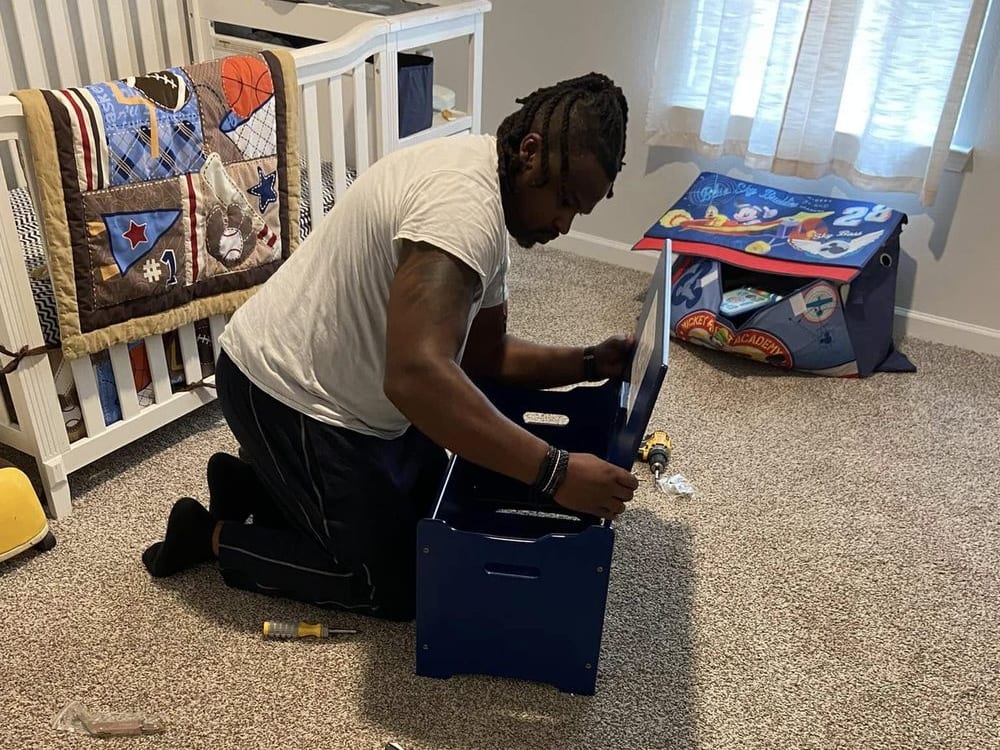 Crib and nursery furniture assembly